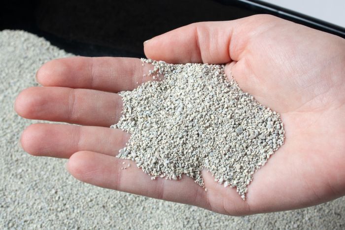 Flamingo Bentonite Baby Powder Scent Clumping Cat Litter - 15KG