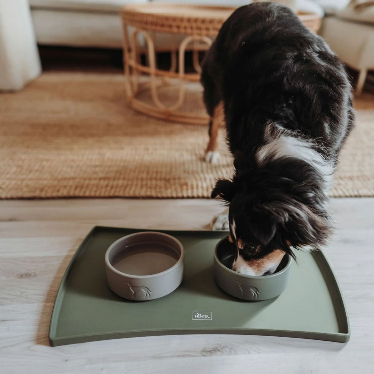 Hunter Food Bowl Base 48x30cm - Green